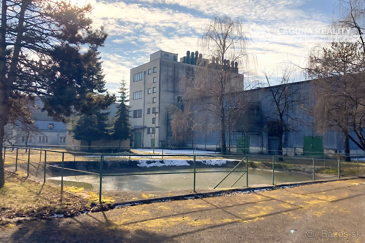 ZNÍŽENÁ CENA Podnikateľský areál (3,3 ha) neďaleko Košíc