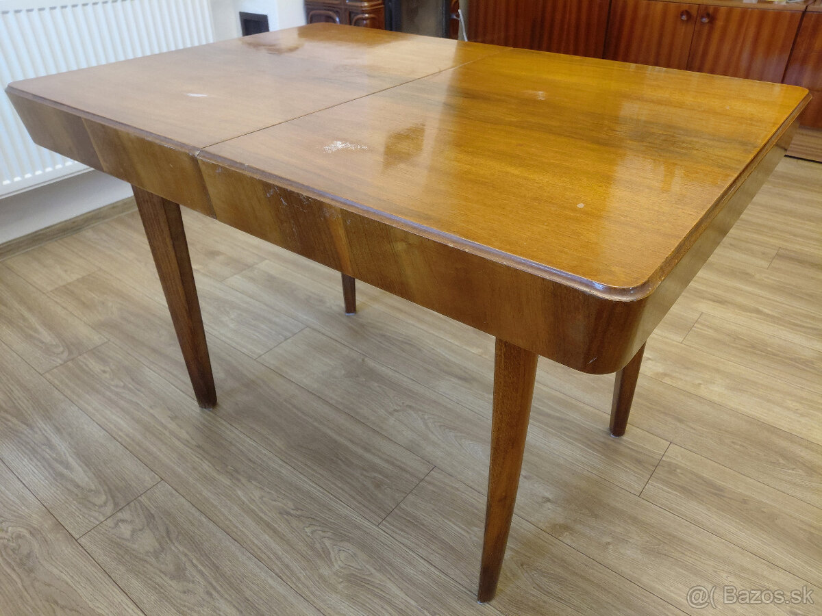 RETRO JEDÁLENSKÝ STÔL