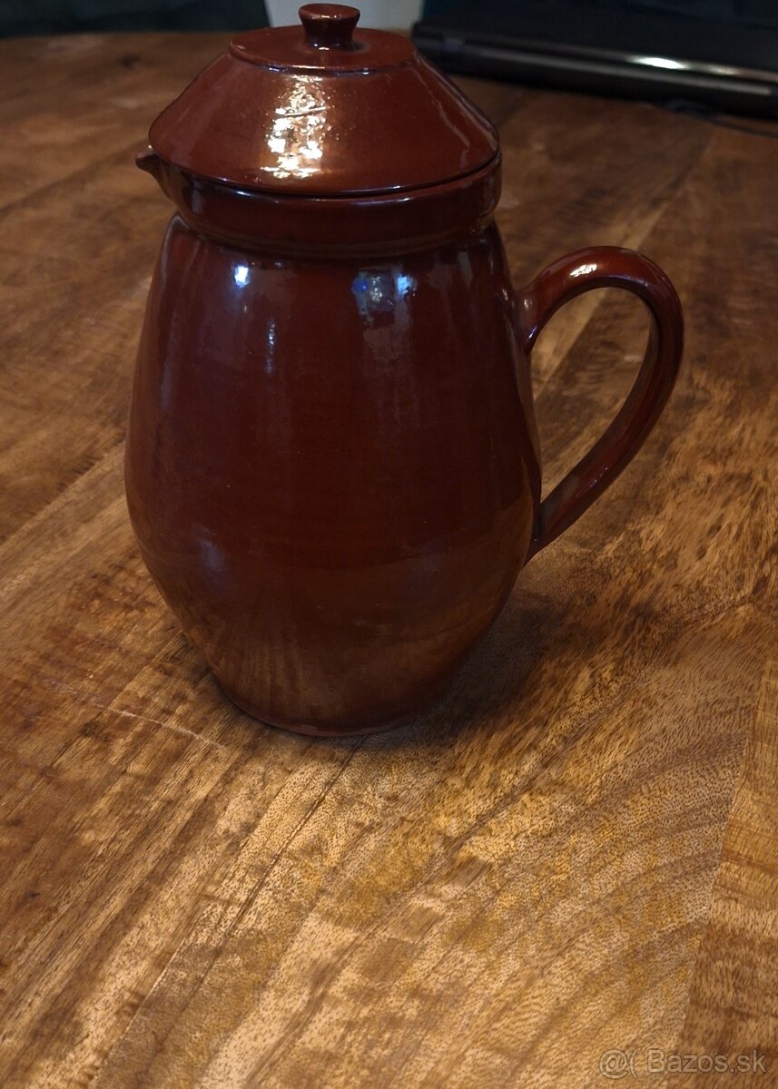 Keramický džbán