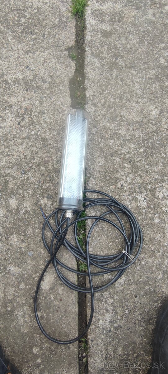 Strojné LED osvetlenie priemyselne