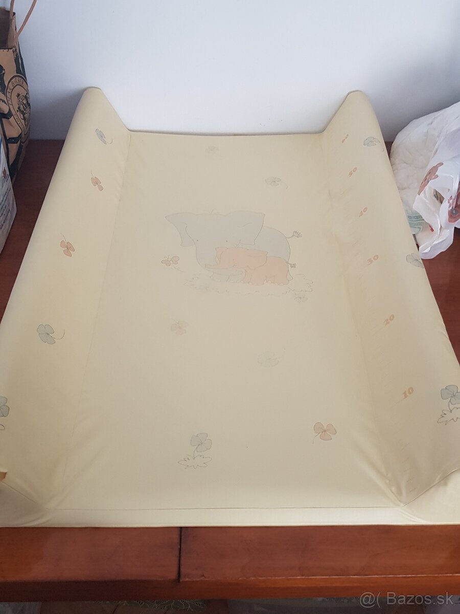 Prebalovacia podložka / pult