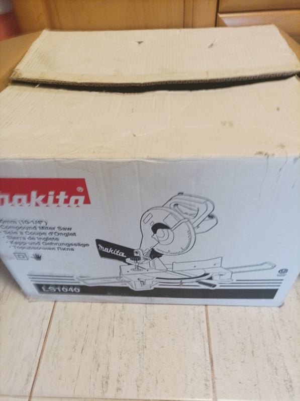 Pokosova píla Makita