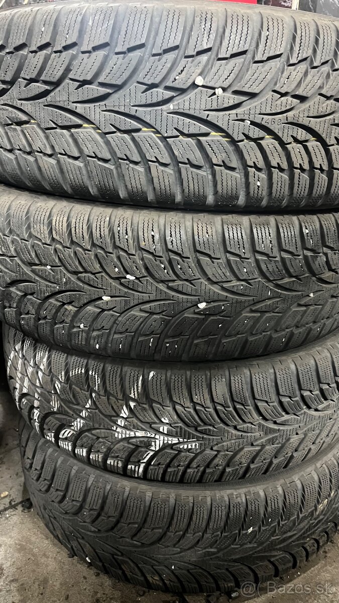 175/65R15 Zimne  Nokian