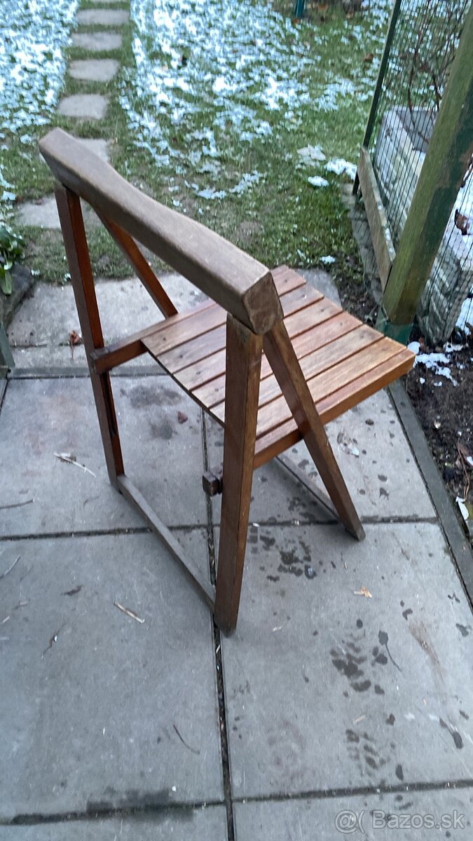 Stoličky drevene dubove.