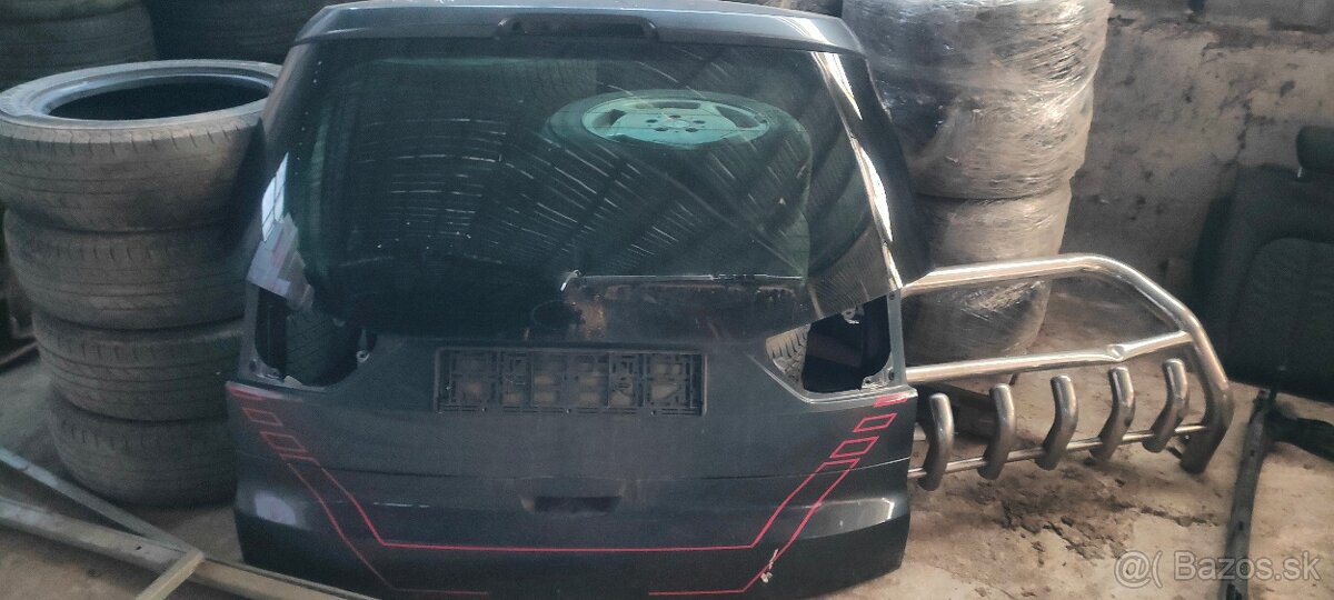 Ford Galaxy zadny kufor