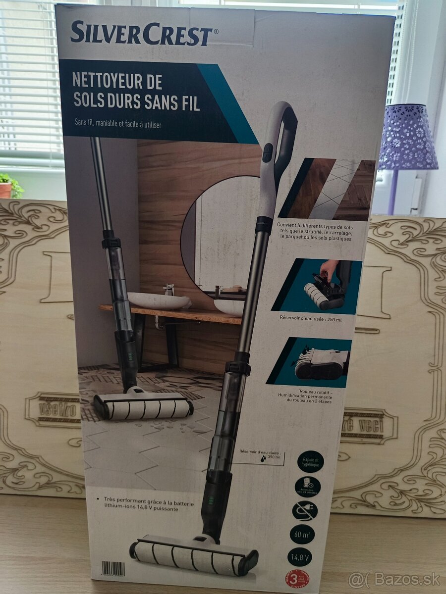 Akumulátorový čistič na tvrdé podlahy