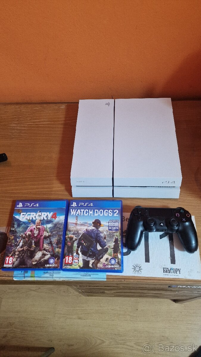 Playstation 4 + 2 hry