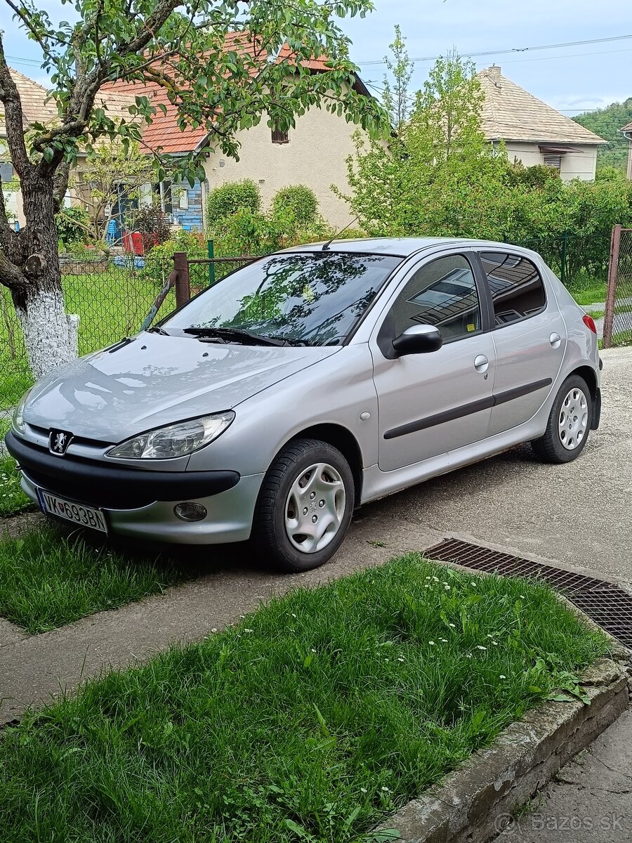 Predám PEUGEOT 206, 1.4E, HATCHBACK 5DV.
