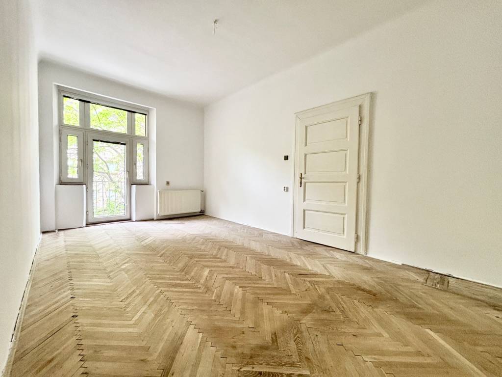 PREDAJ - Stromestský 4izbový byt s vysokými stropmi, 116m2,