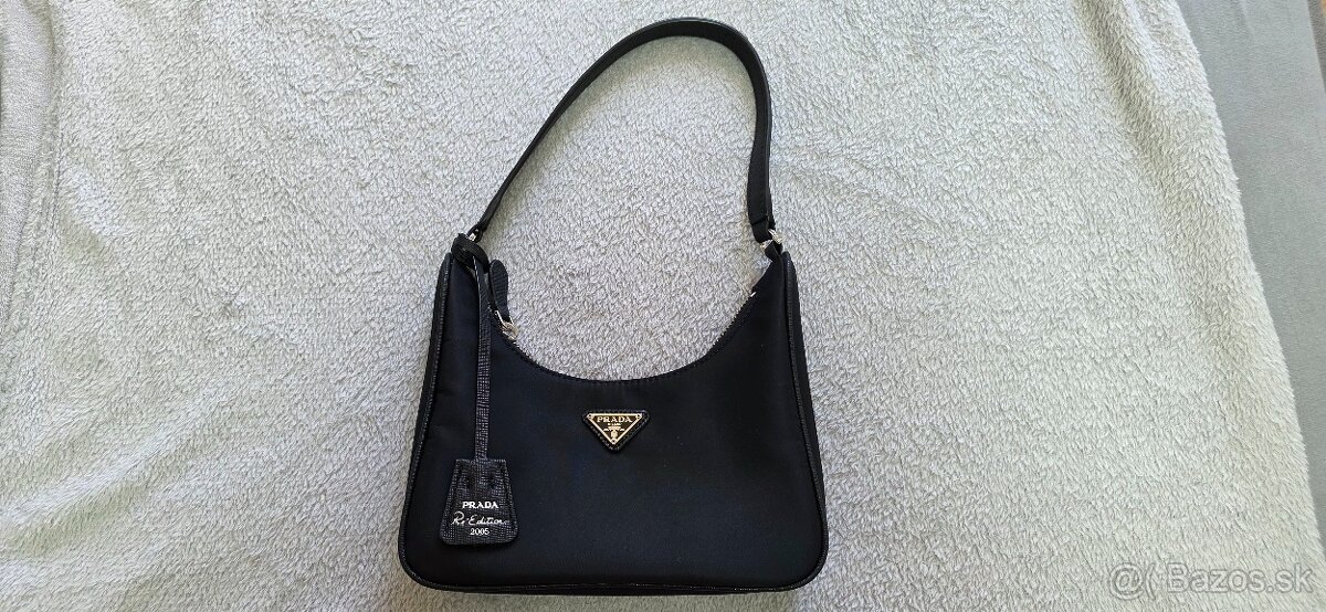 Prada Re-Edition 2005 nylon shoulder bag