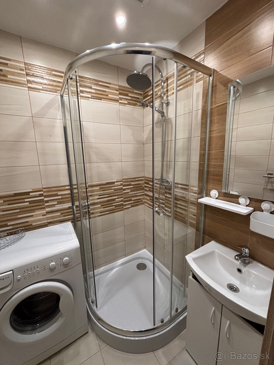 Predám byt v Revúcej 41 m2 s 2 balkónmi