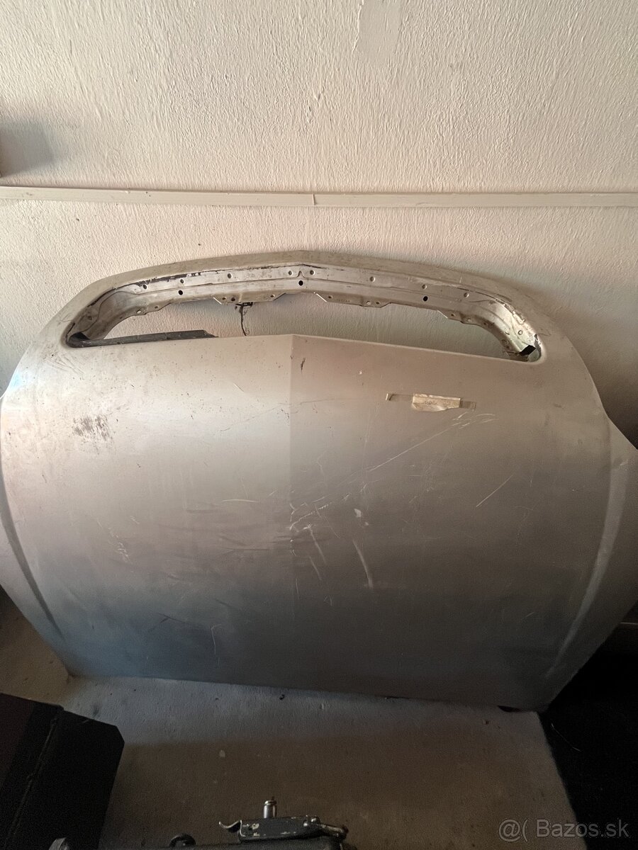 Predam kapotu opel vectra C