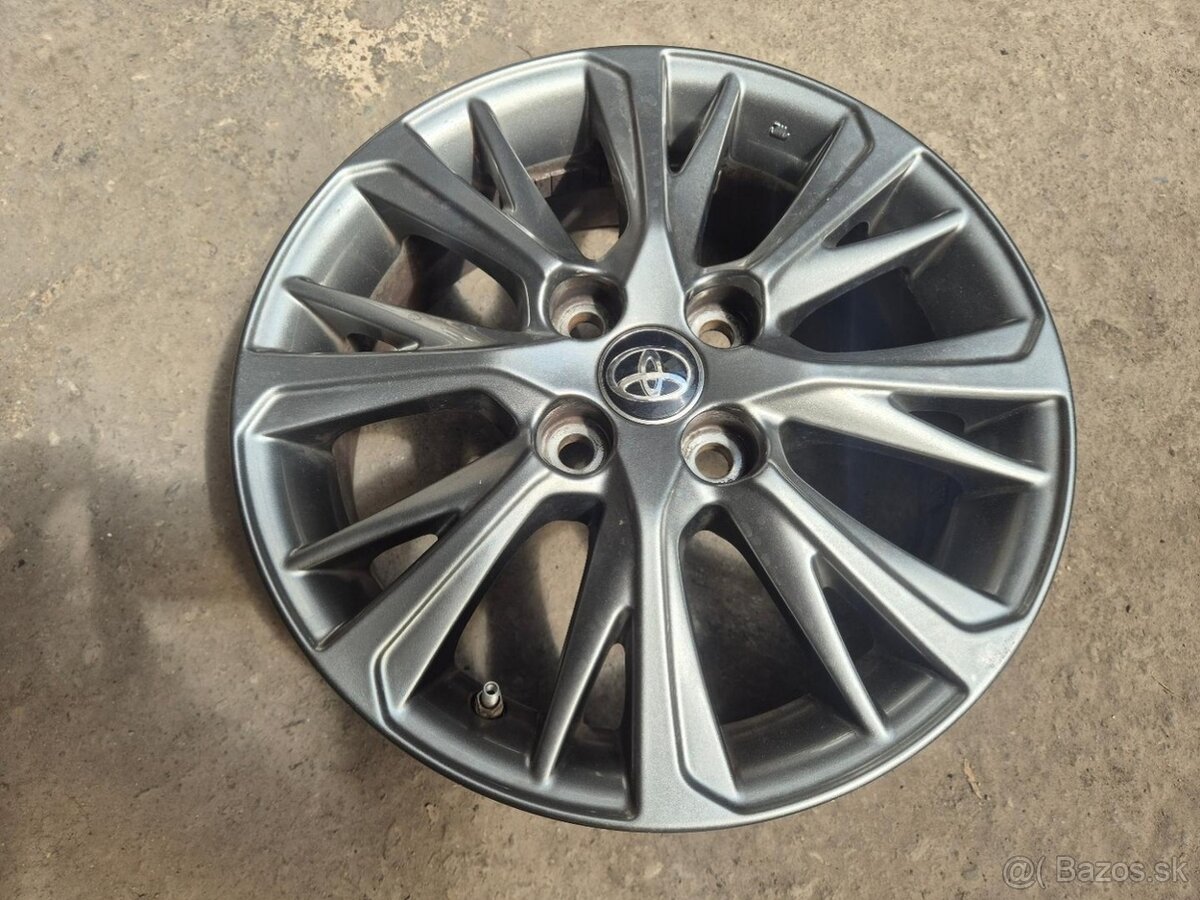 4x100 r15 ET39 x 5J elektróny originál TOYOTA