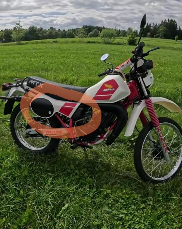 Kúpim bočné plasty Honda MTX 80