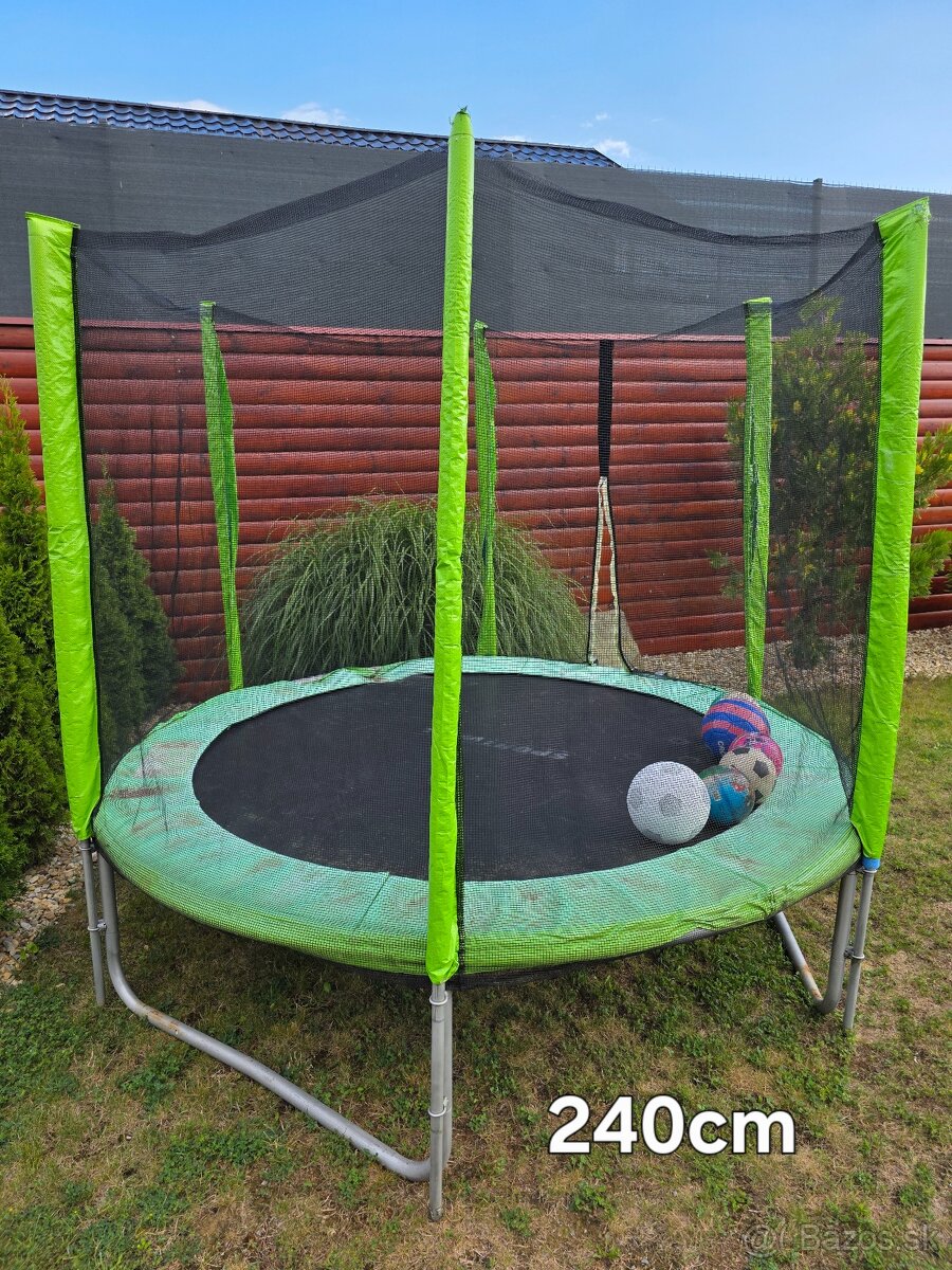 Trampolína