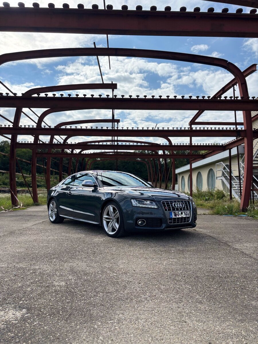 Audi S5 4.2 FSI V8 Quattro Manuál