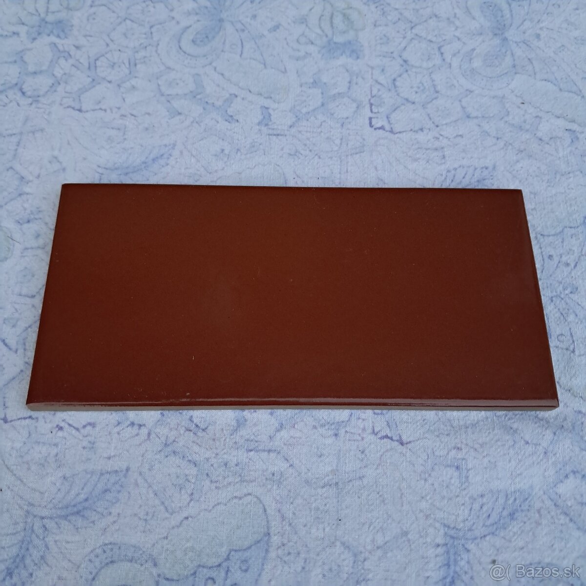 Retro dlažba – tehlovo hnedá farba - lesklá - 0,30€ za ks