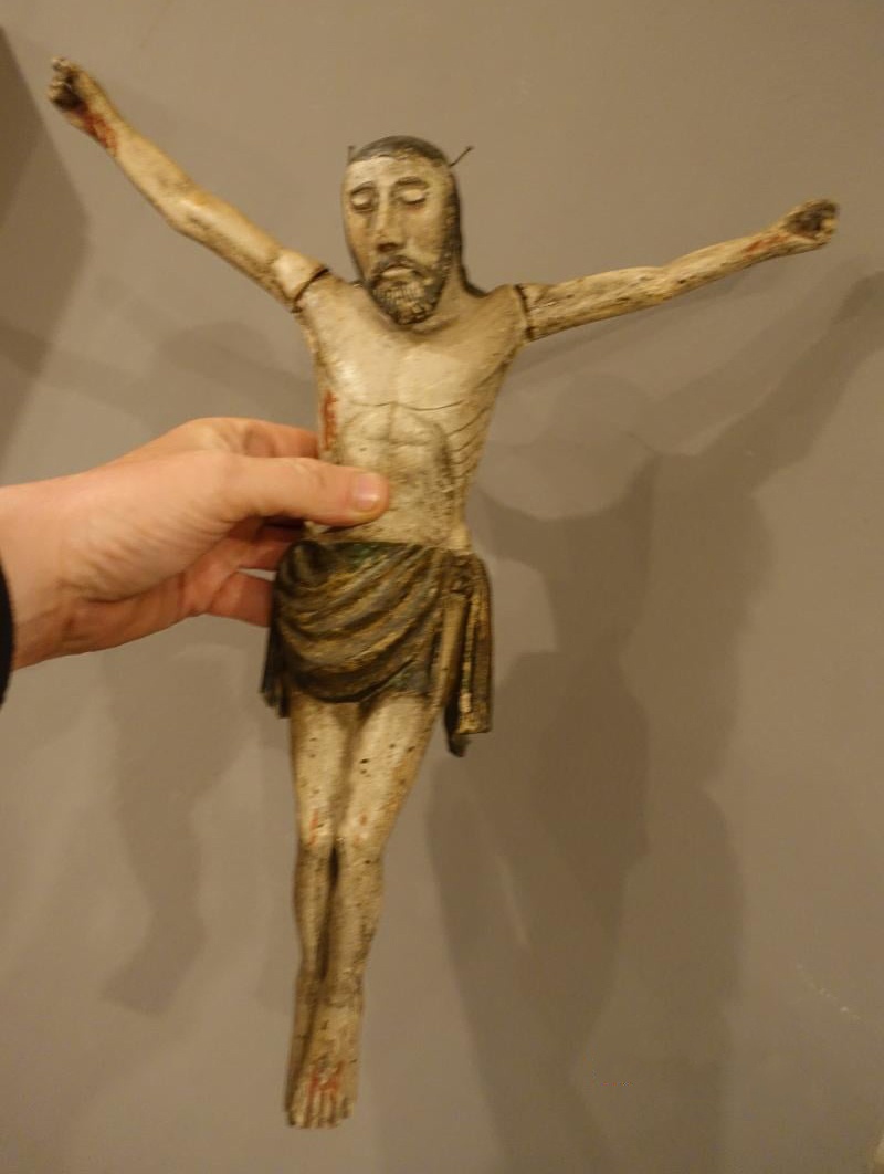 DREVENÝ ĽUDOVÝ KRISTUS- kúpim