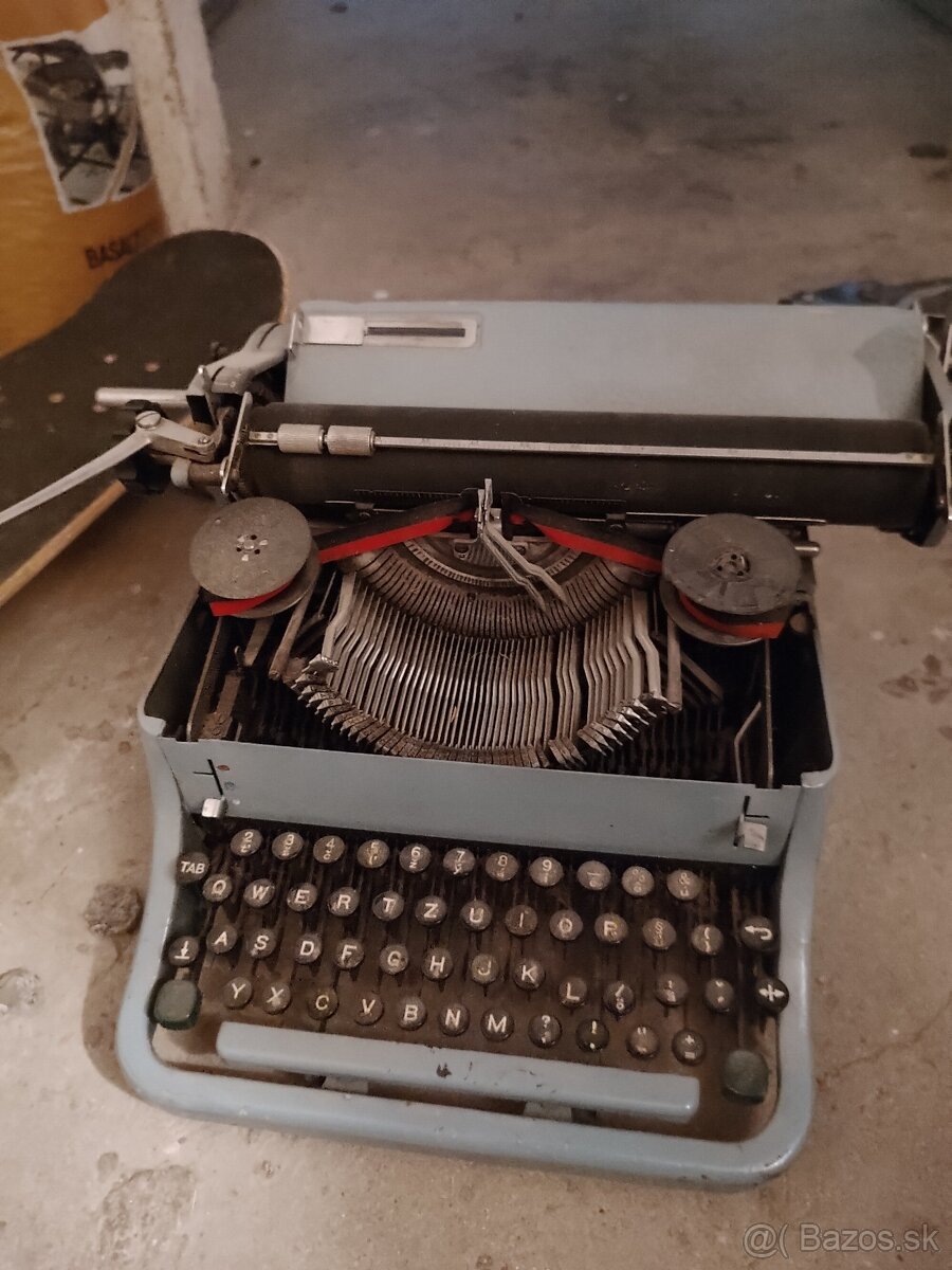 Písací stroj