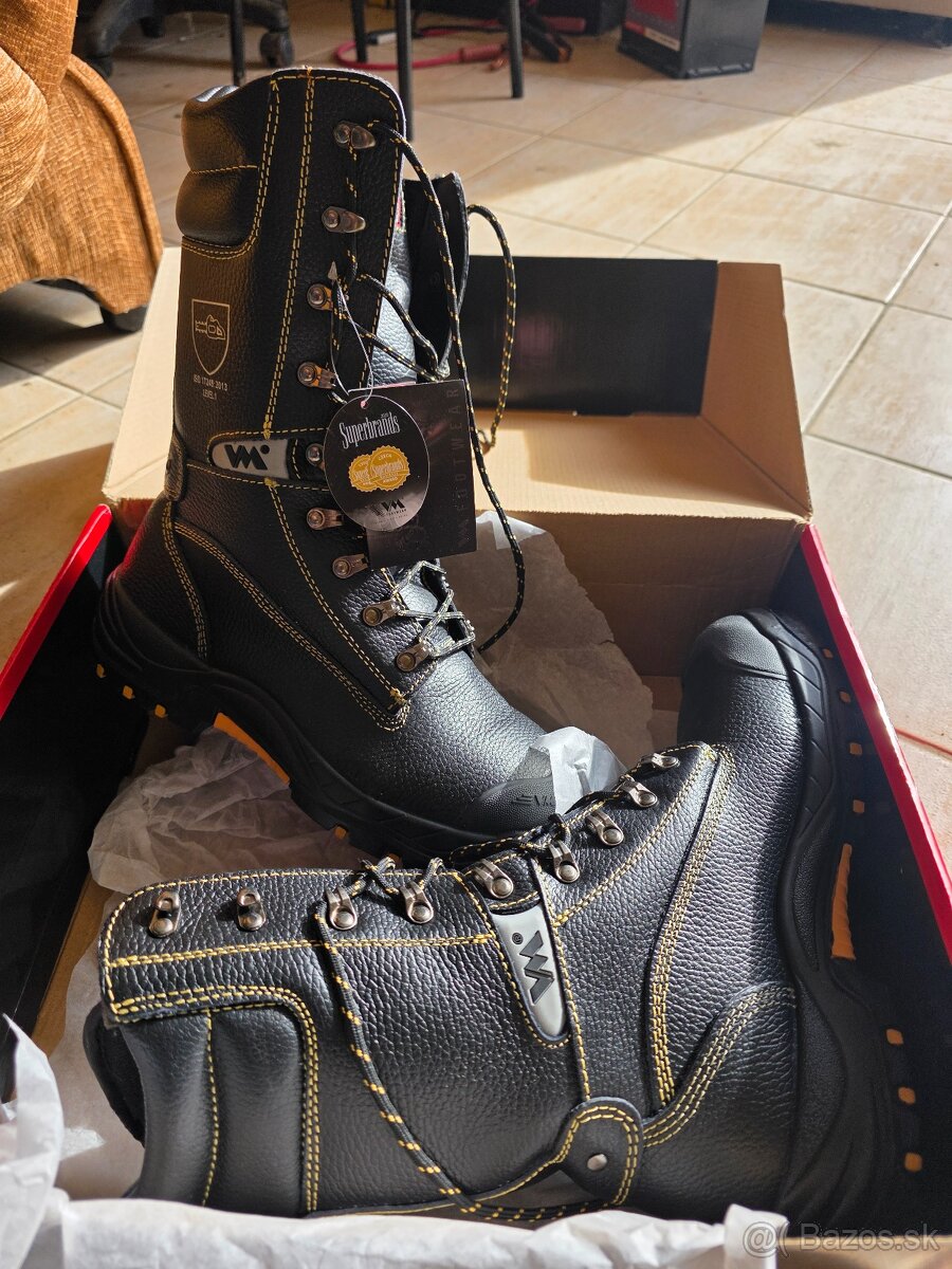 Bezpečnostná obuv čierna