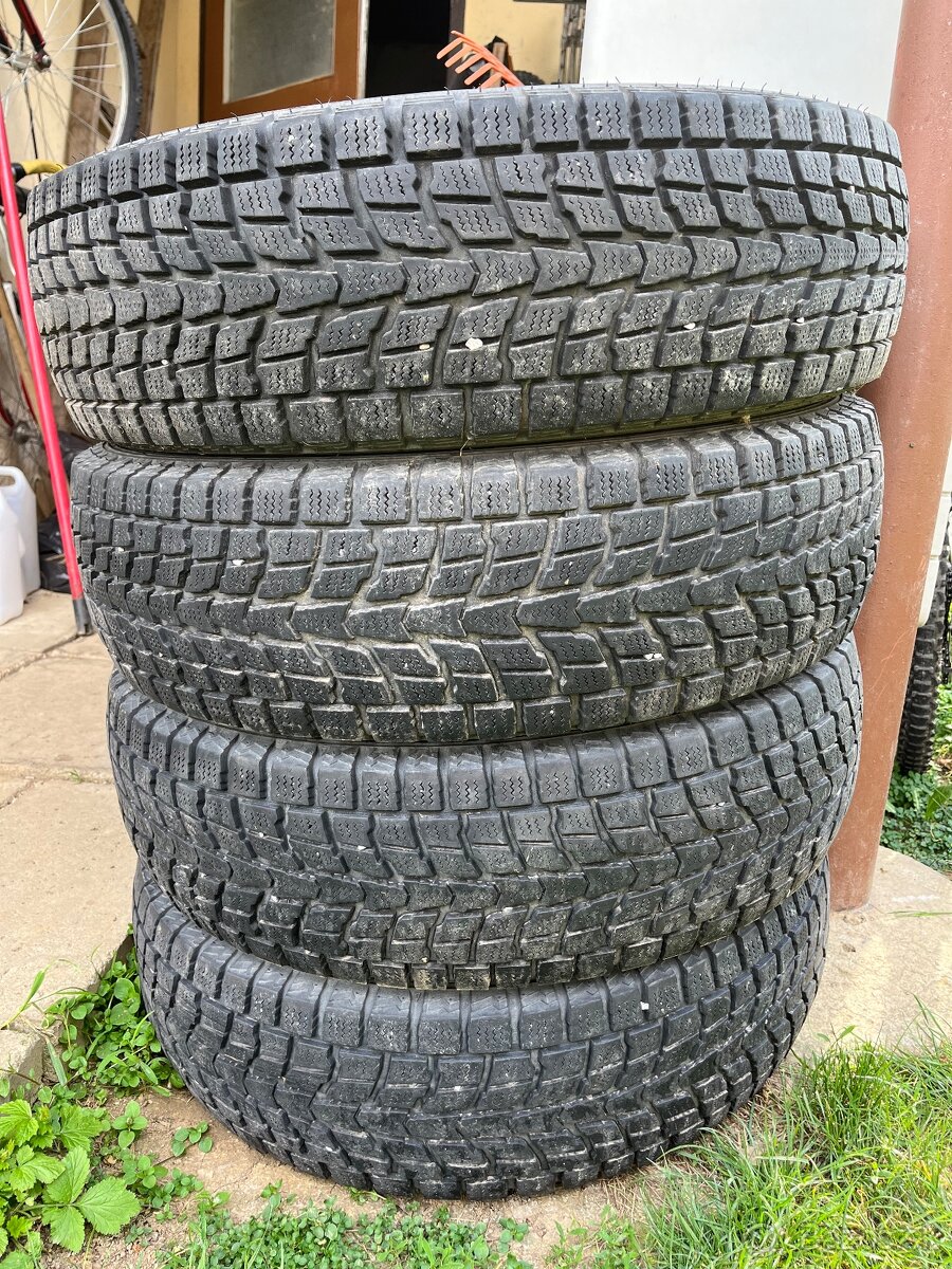 Predám pneumatiky Grandtrek 225/56R17