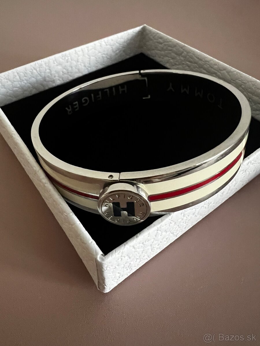 Predám Tommy hilfiger nahrdelnik plus náramok