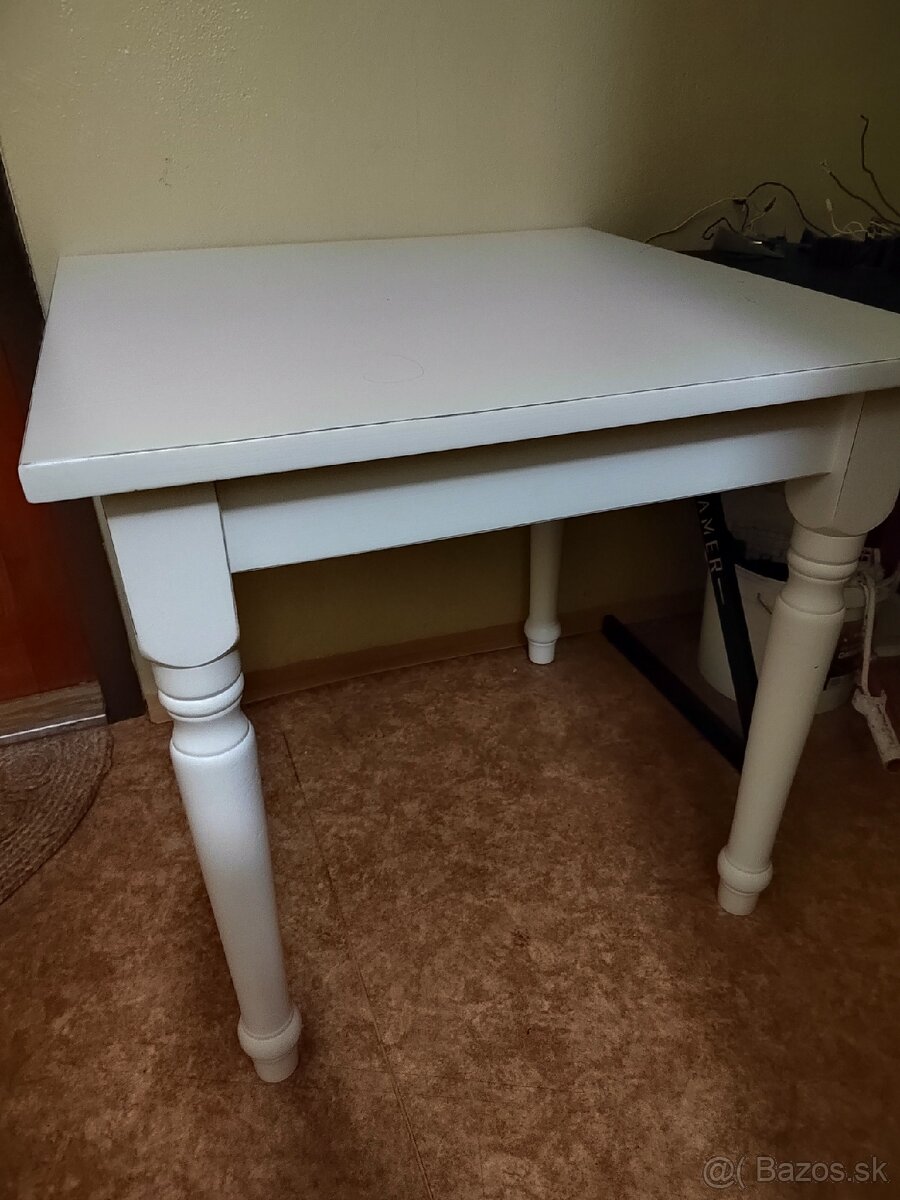 Stôl 80x80 biely