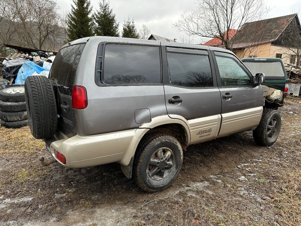 Rozpredám nissan terrano 2.7 diesel 1999