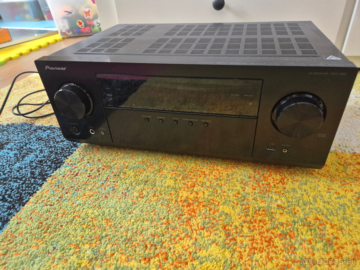 predám av reciver Pioneer VSX-832