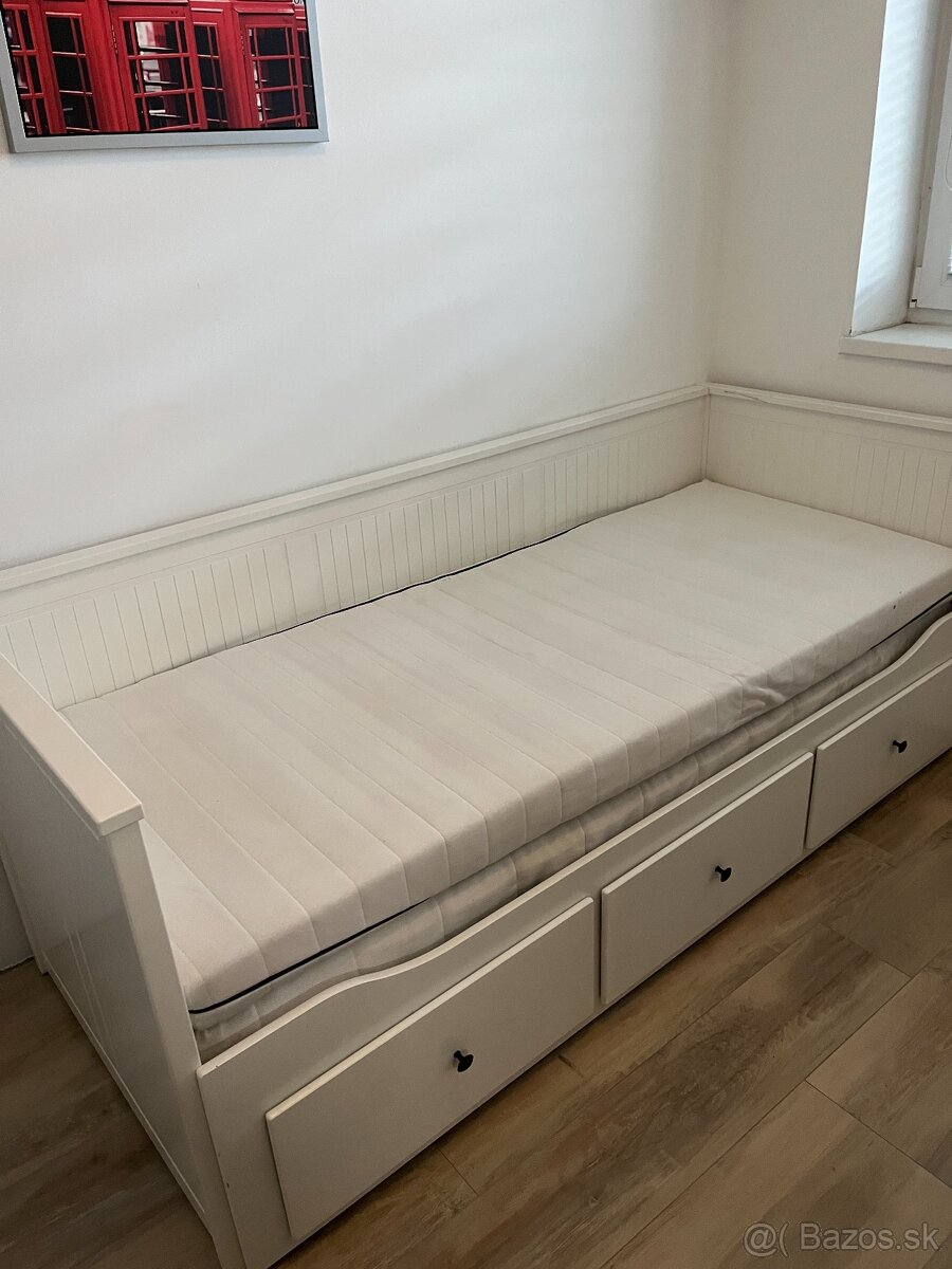 Rozkladacia posteľ HEMNES s úložným priestorom