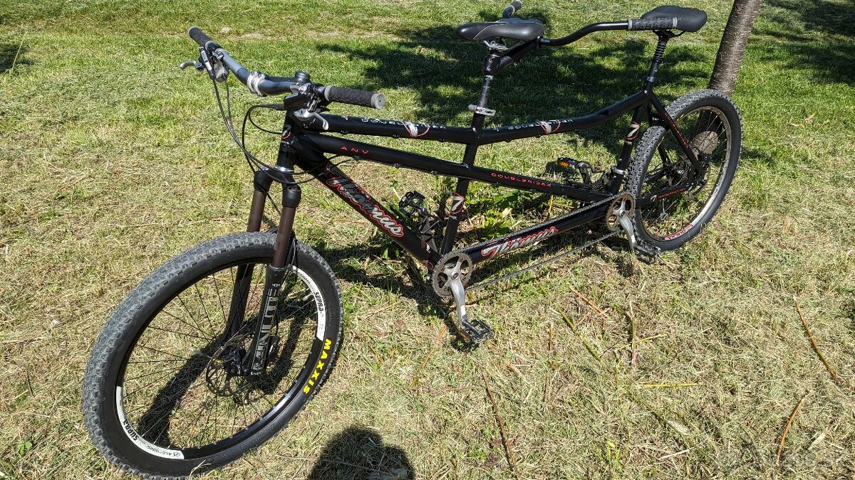 Tandemový bicykel