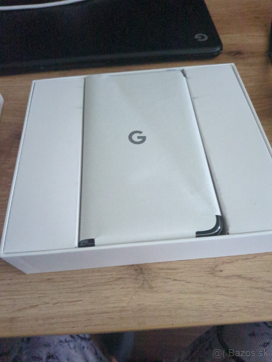 Predám pixel fold 256gb, skoro nový, v záruke