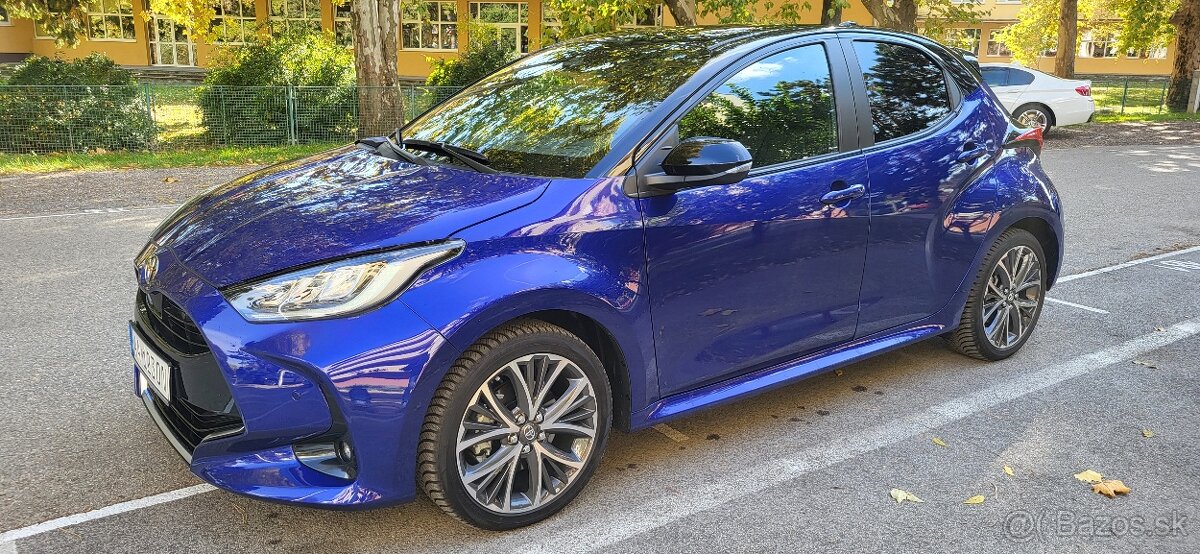 Toyota Yaris Hybrid 2025 - executive