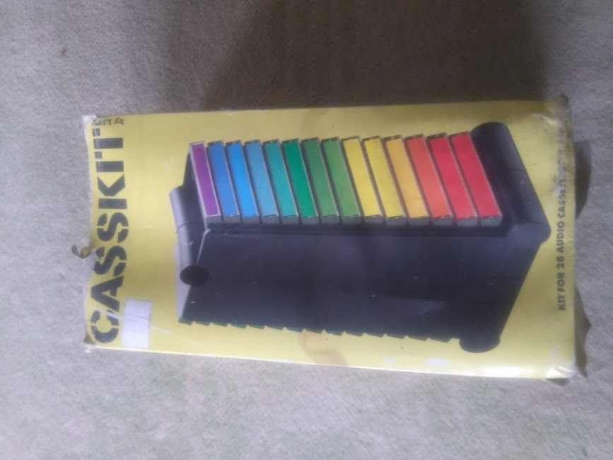 stojany na MC,CDdisky,VHS, mini disky