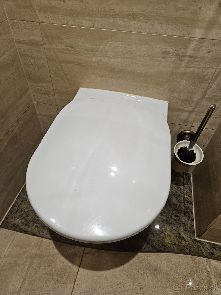 Predam WC misa Laufen