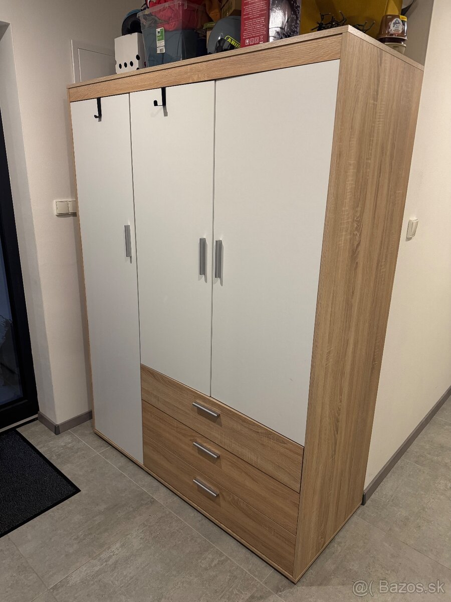 Predám šatníkovú skriňu