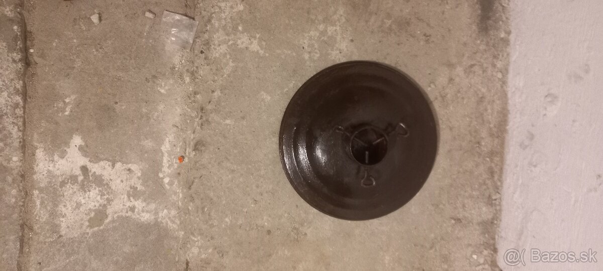 Stojan na vianočný stromček