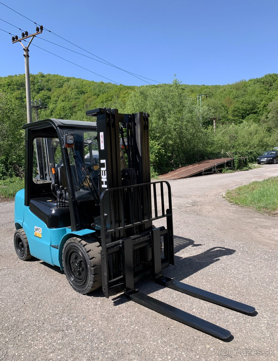 Heli CPCD 30, Kubota, triplex, polokabína, r. 2018, 1032 mth