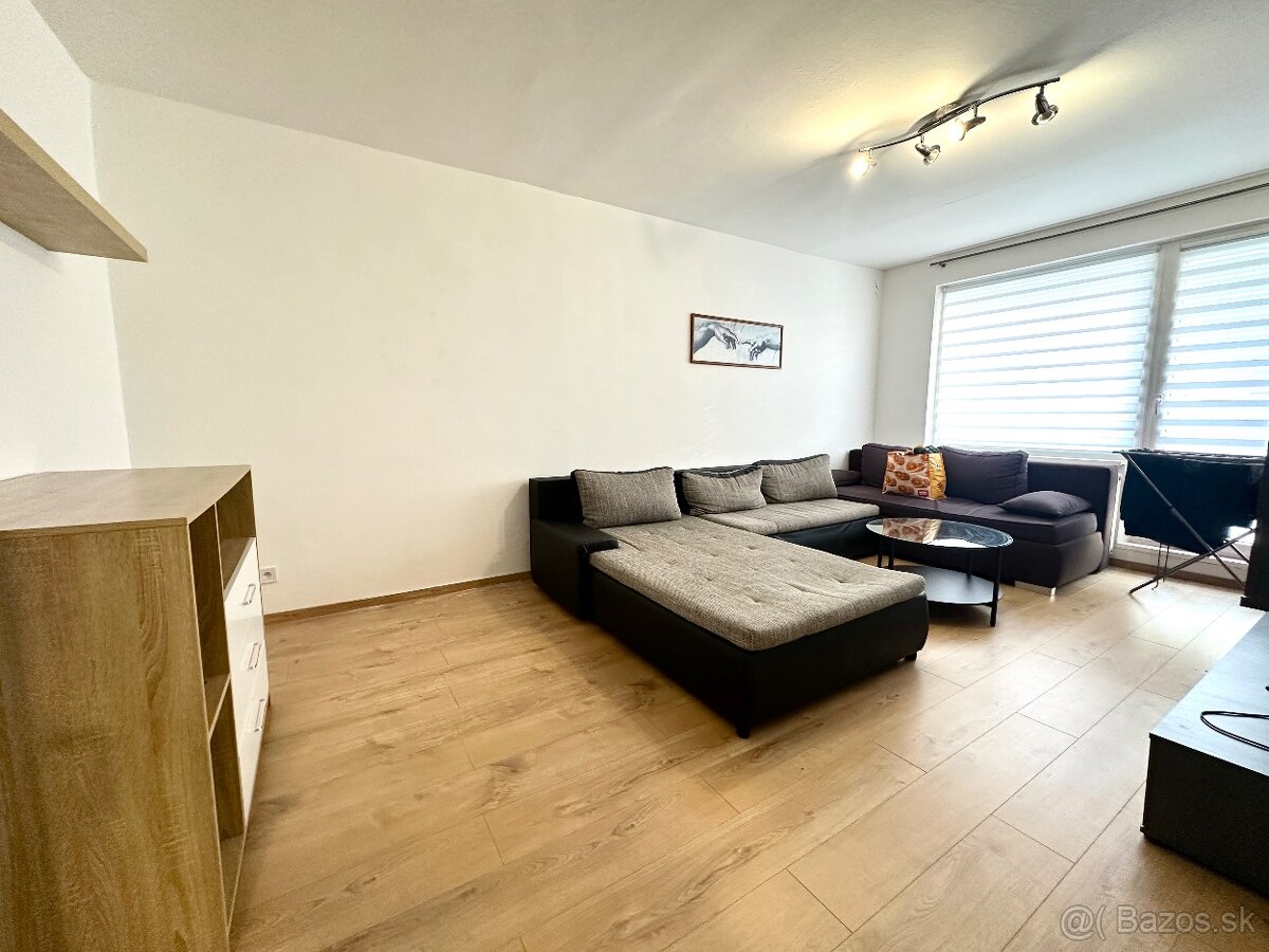 Kompletne zariadený 2-izbový byt na Vlčincoch – 68 m²