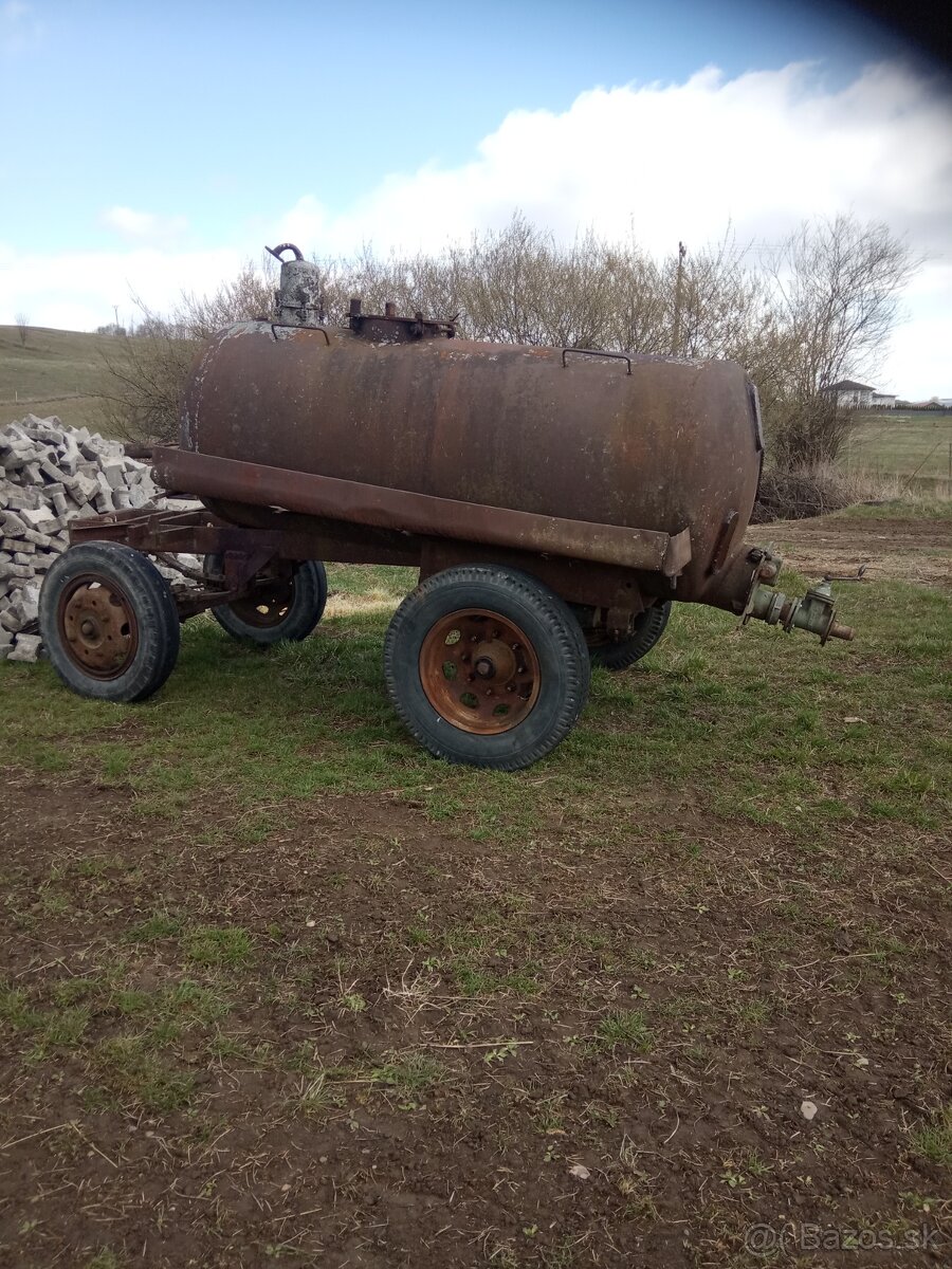 Zetor fekal 3000litrov