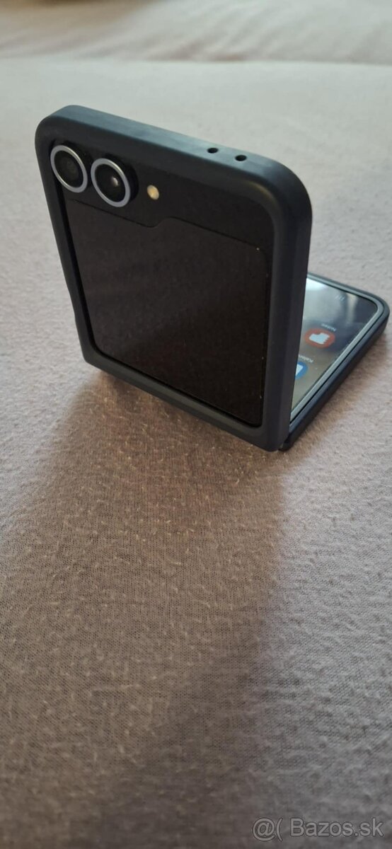 Predám Samsung Galaxy Z FLIP6