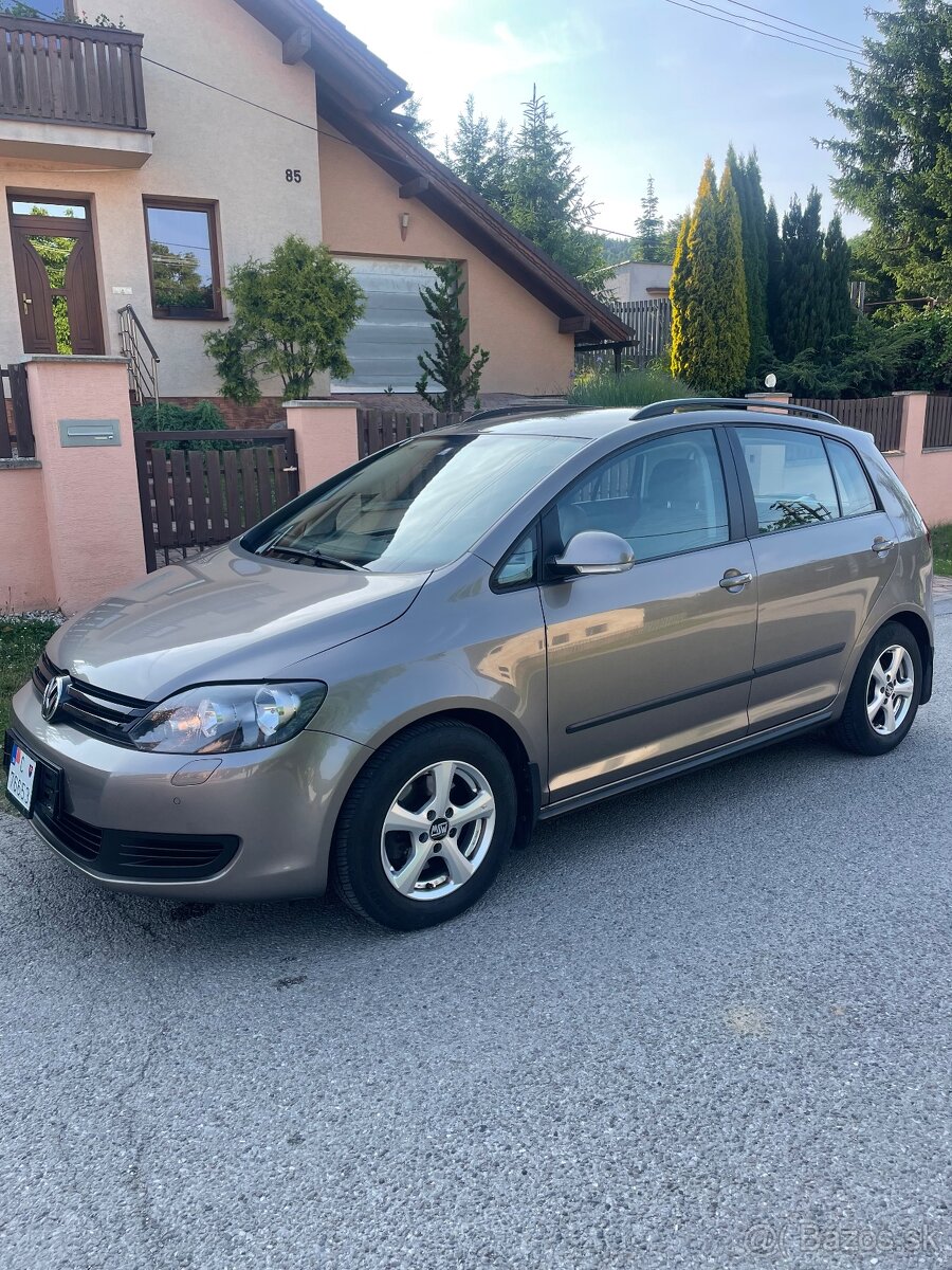 Vw golf 6 benzín automat 99 tis km