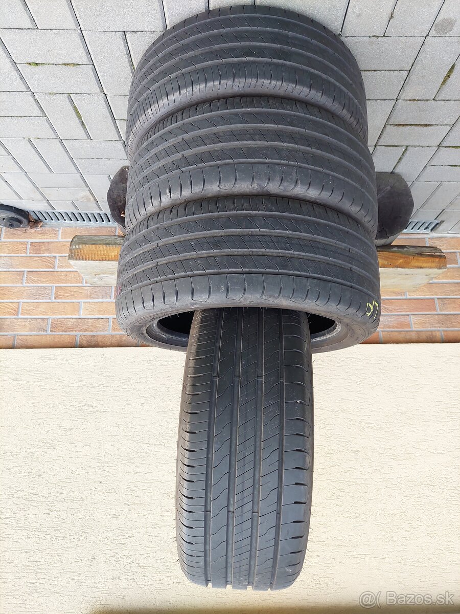 225/45 R17