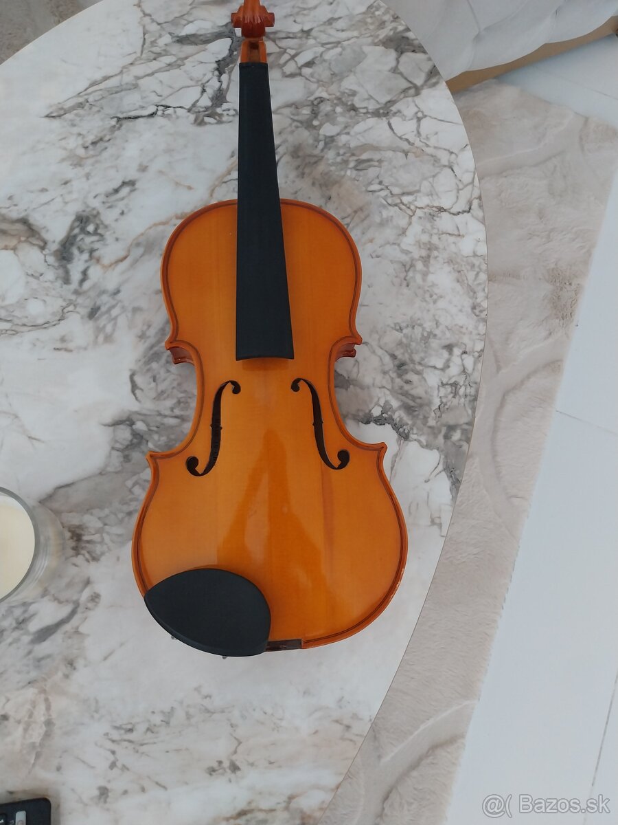 Predám husle pre zaciaťocnika