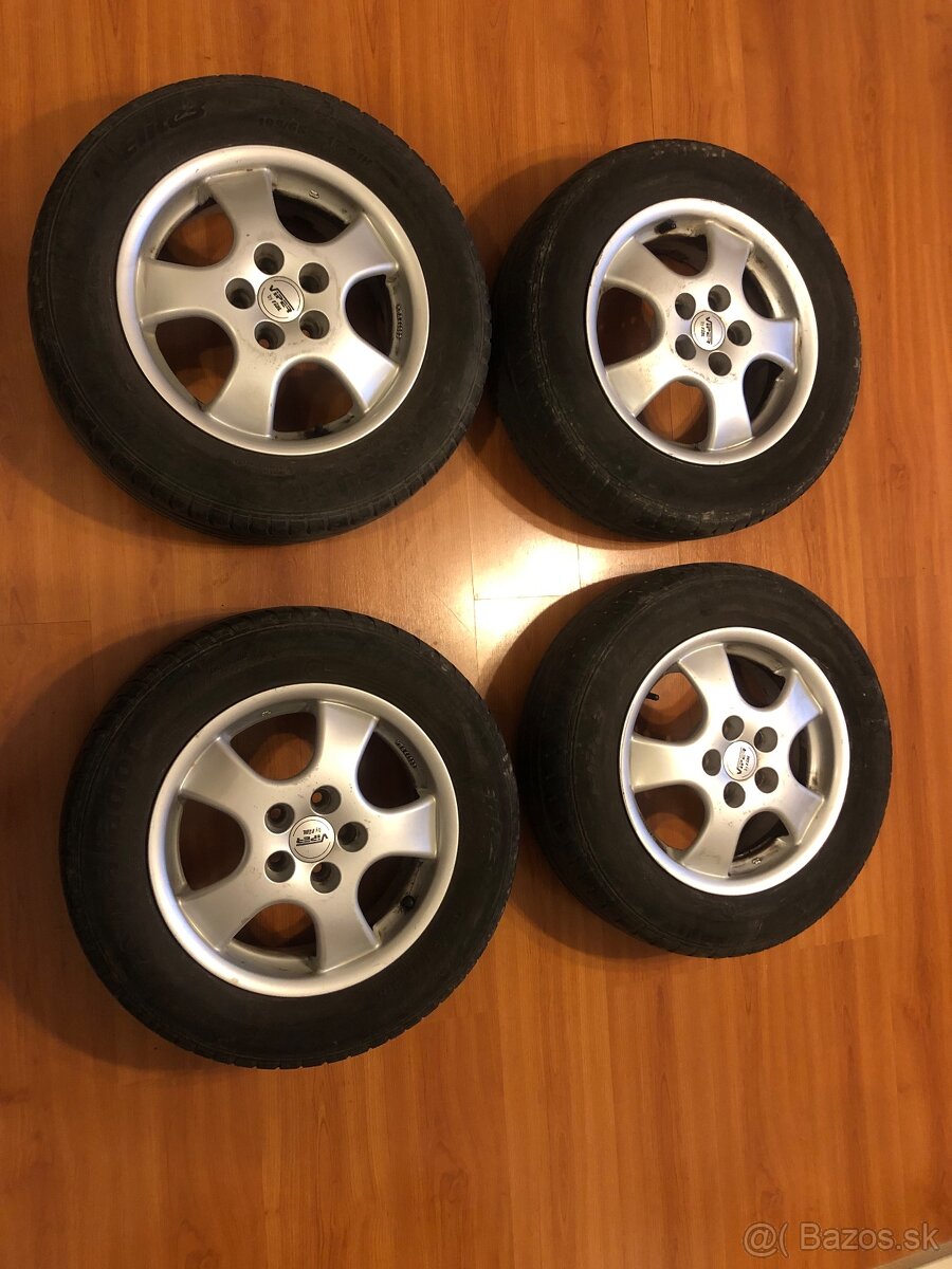 Predám elektróny R15 s letnými pneumatikami