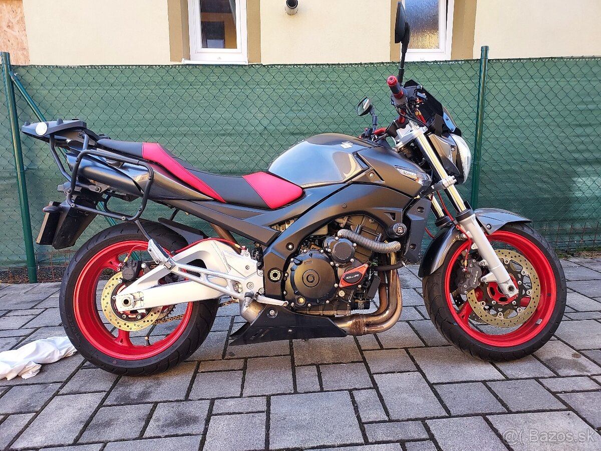 Suzuki gsr 600