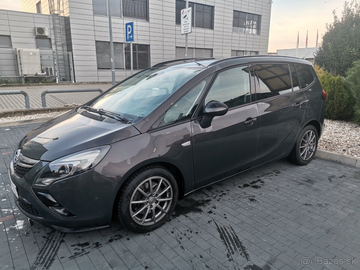 Predám pekný Opel zafira C / CDTI 125KW