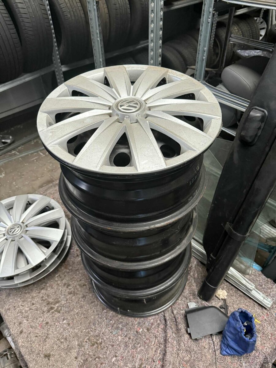 Plechové disky R16 s puklicami VW