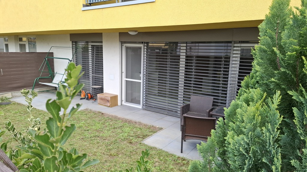 Devínska Nová Ves, 2 izbový byt s terasou, zariadenie