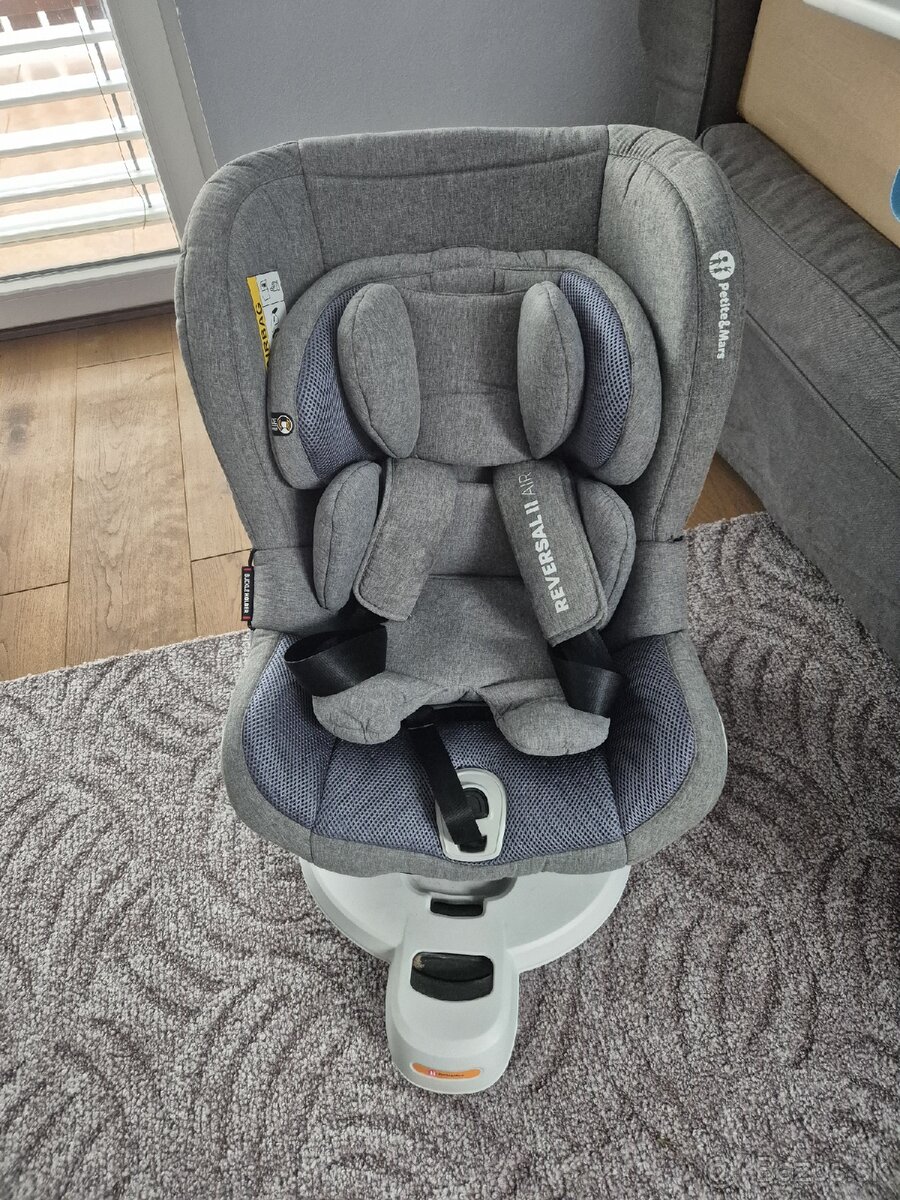 PETITE&MARS Autosedačka Reversal II (0-18 kg)